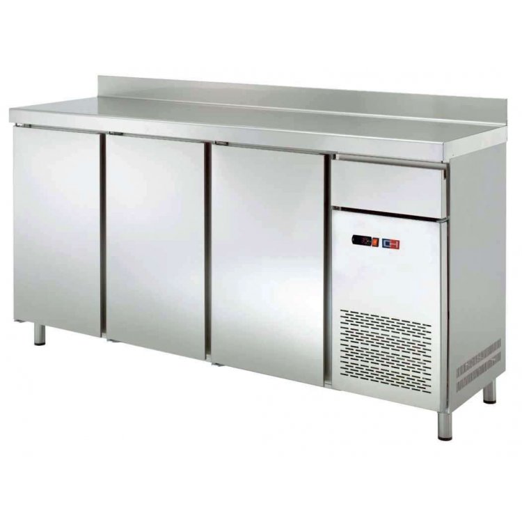 Frente Mostrador Refrigerado 4 puertas de 2542 x600 x1045h mm CORDOBA FMCH-250TV CON TOLVA PARA CAFE Frente Mostrador Refrigerado 4 puertas de 2542 x600 x1045h mm CORDOBA FMCH-250TV CON TOLVA PARA CAFE